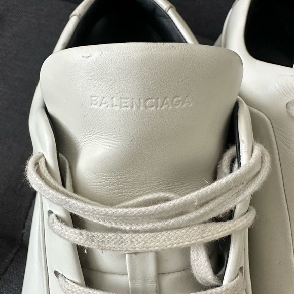 MENS BALENCIAGA LEATHER SNEAKERS - Picture 9 of 10
